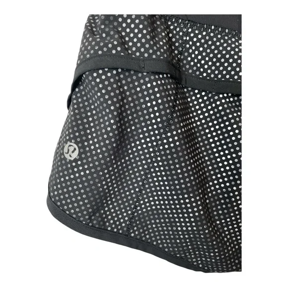 Lululemon Speed Shorts Kill the Lights Ravishing Reptile Reflective, Size 2